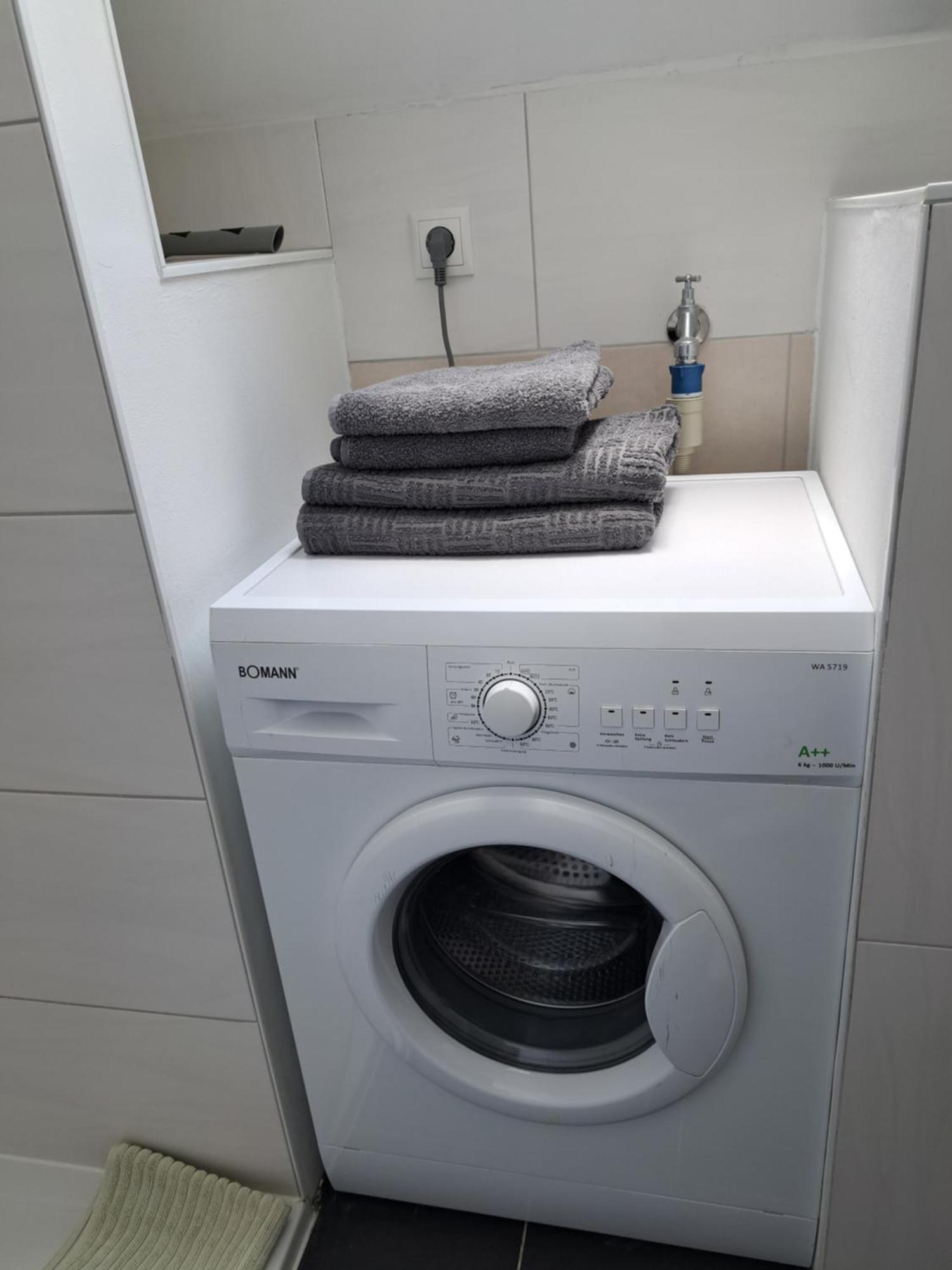 Wunderschoenes 2 Zimmer Apartment Inkl. Parkplatz Asbach  エクステリア 写真